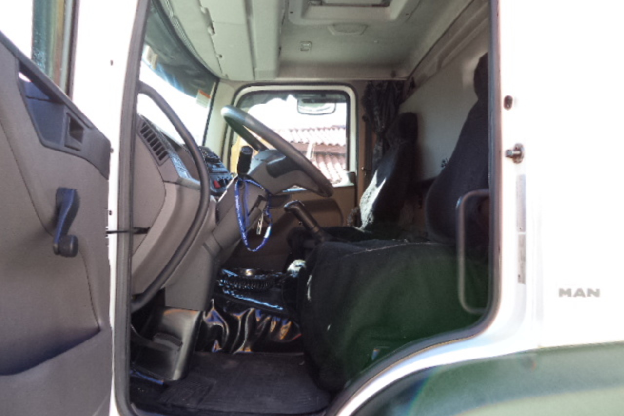 Volkswagen 24-280 E Constellation 6x2 - 13/13 10