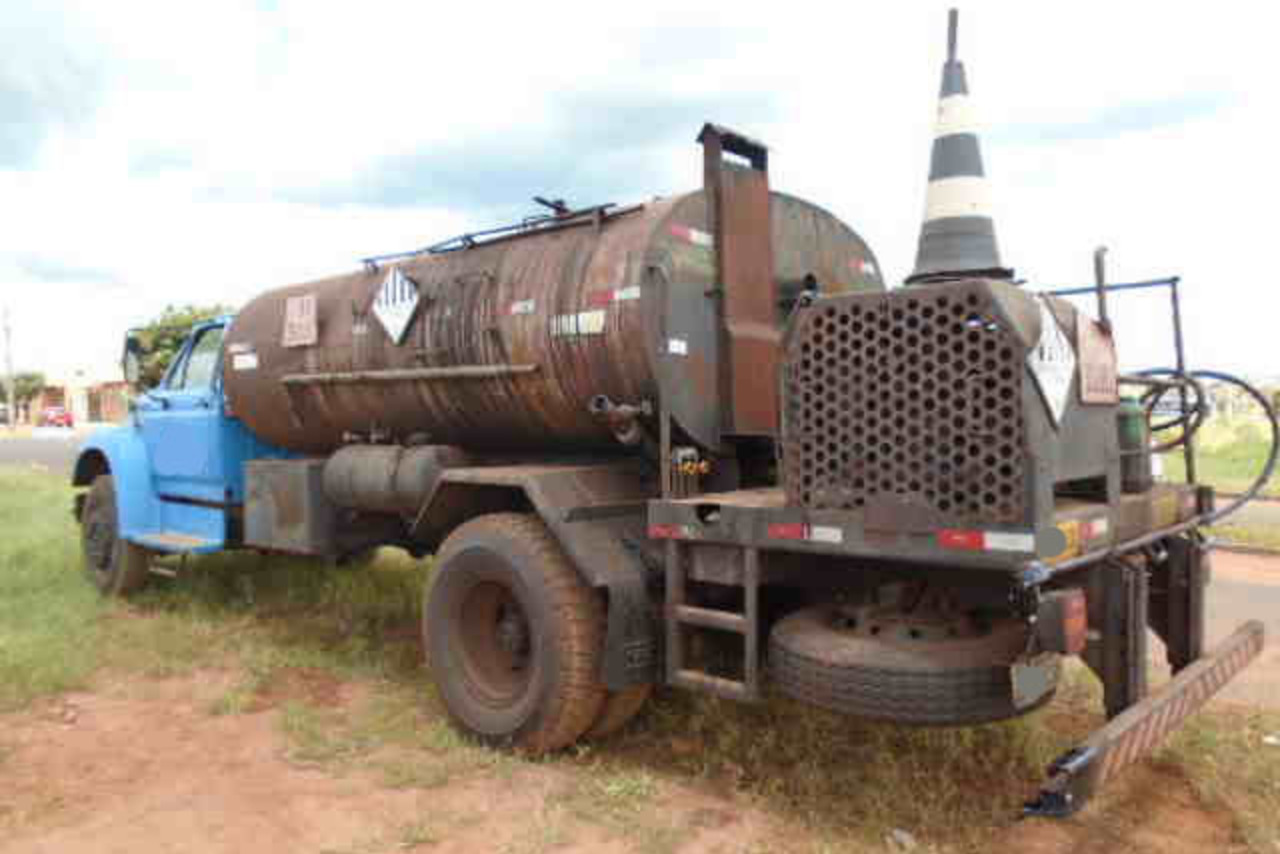 Ford F12000 - 95/95 2