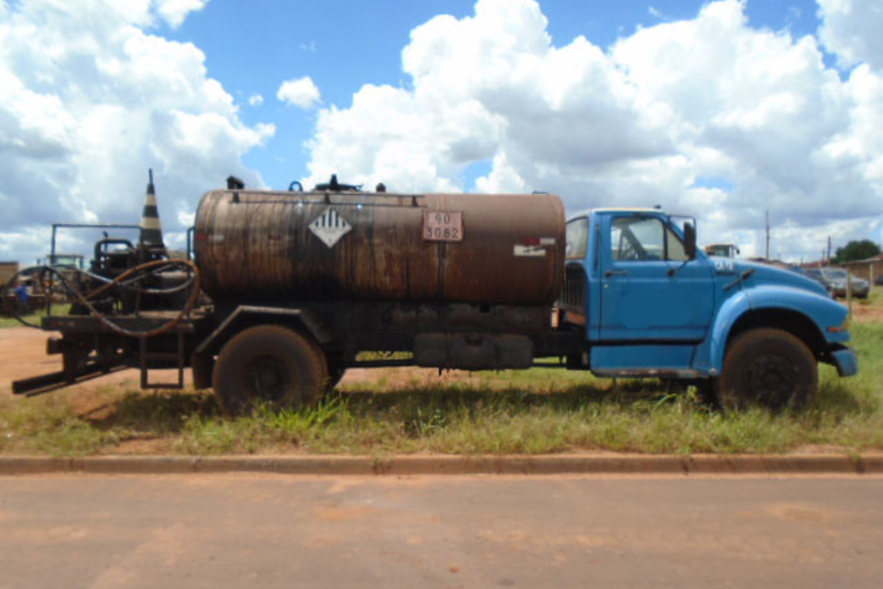 Ford F12000 - 95/95 3