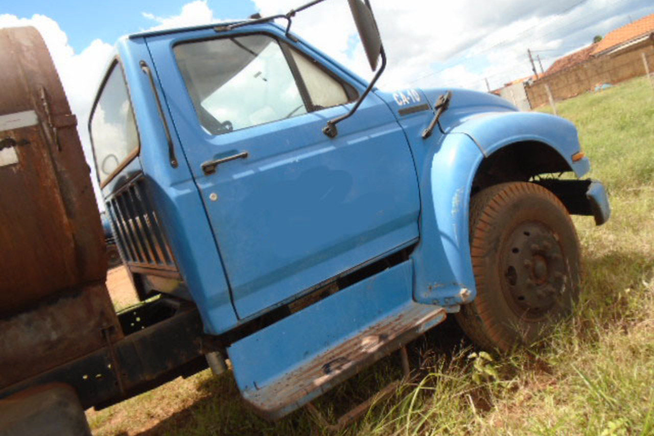 Ford F12000 - 95/95 6