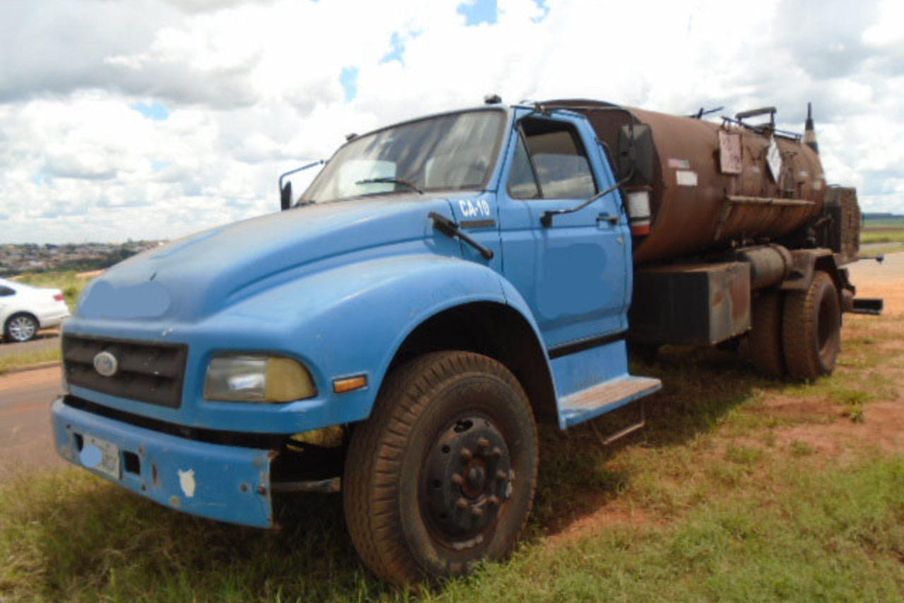 Ford F12000 - 95/95 9