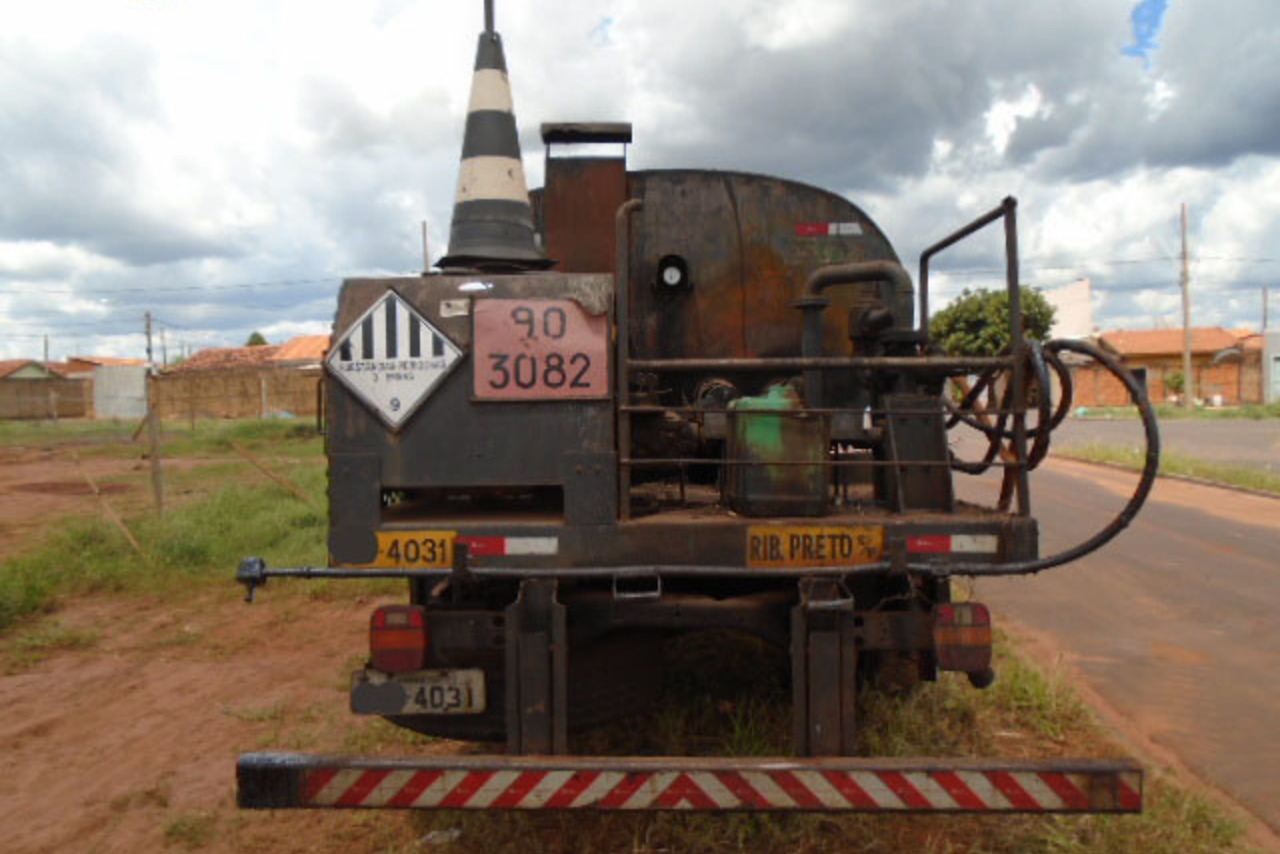 Ford F12000 - 95/95 10
