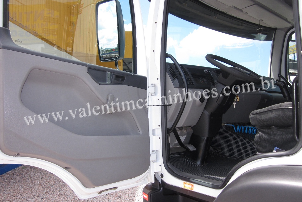 Volkswagen 24-250 E Constellation 3-Eixos - 11/11 6