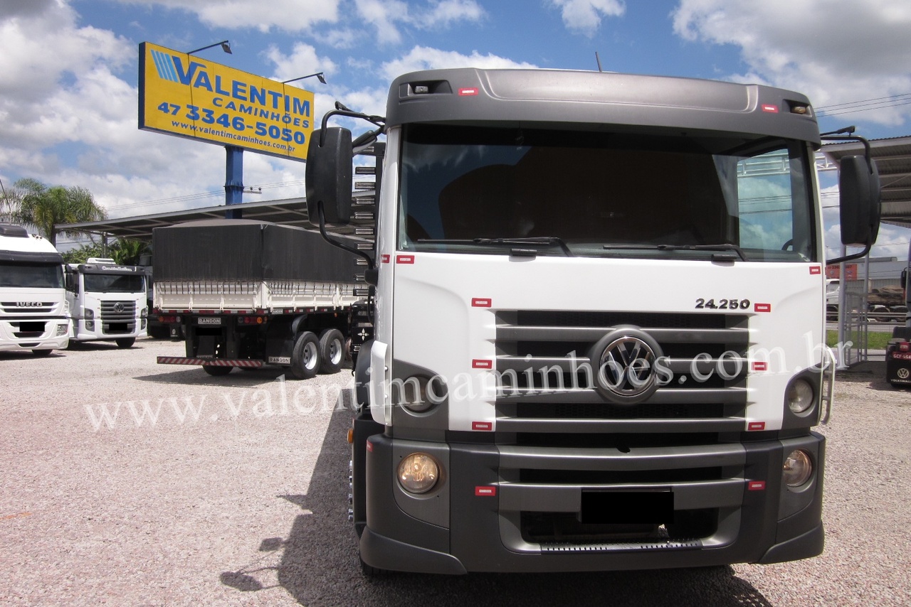 Volkswagen 24-250 E Constellation 3-Eixos - 11/11 12