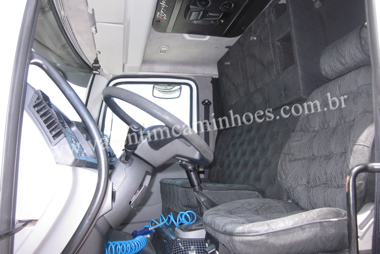 Volkswagen 24-250 E Constellation 3-Eixos - 11/11 18