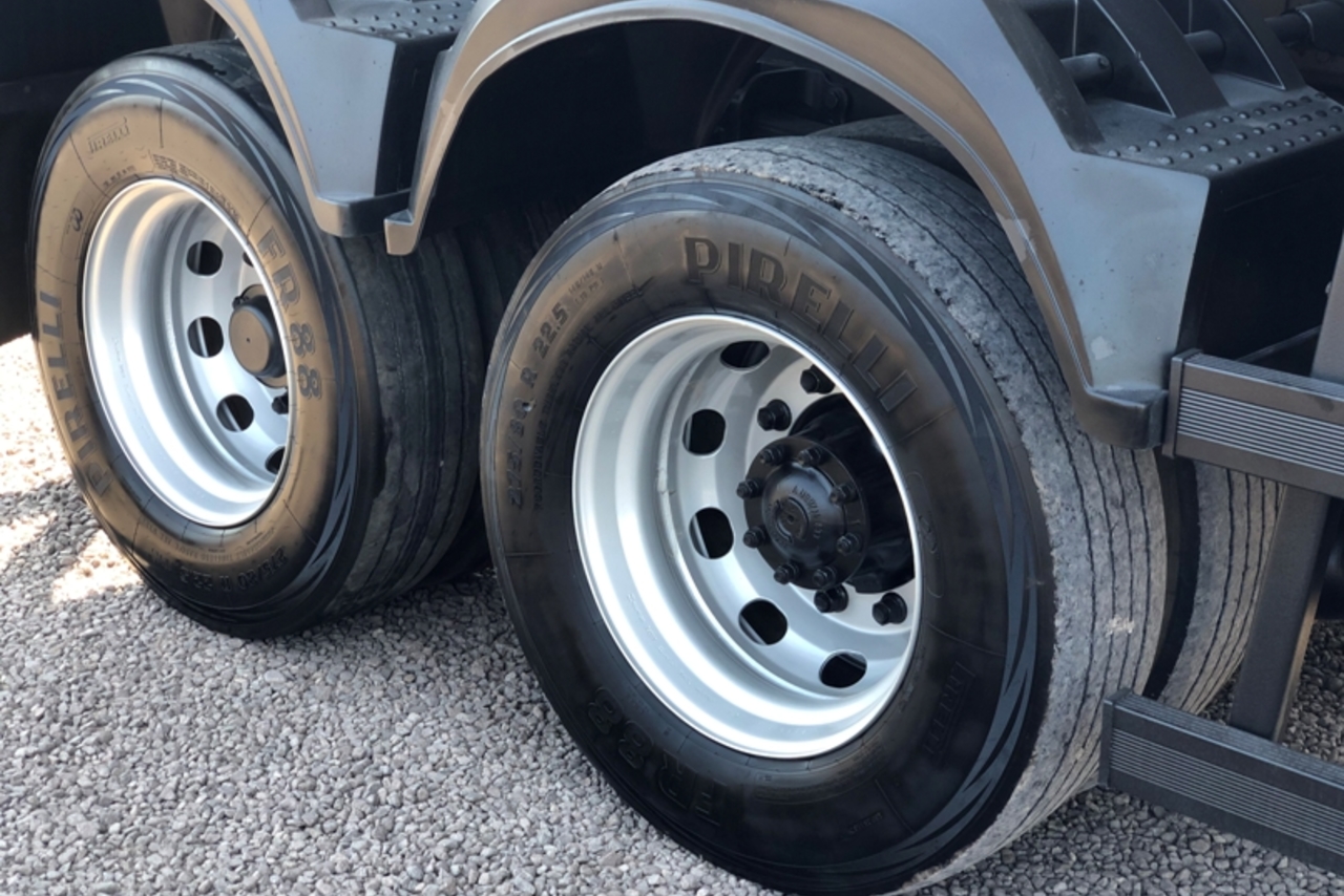 Volkswagen 24-280 E Constellation 6x2 - 18/19 8