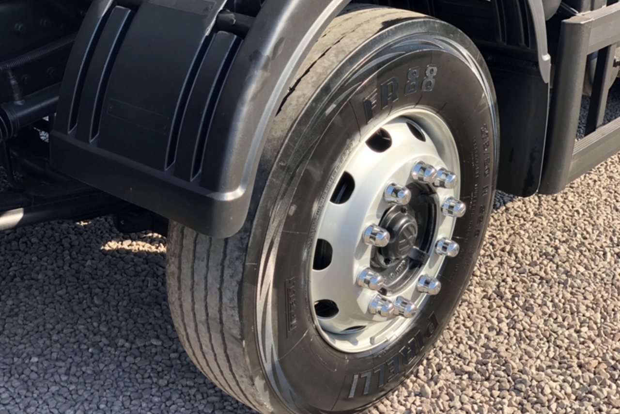 Volkswagen 24-280 E Constellation 6x2 - 18/19 11