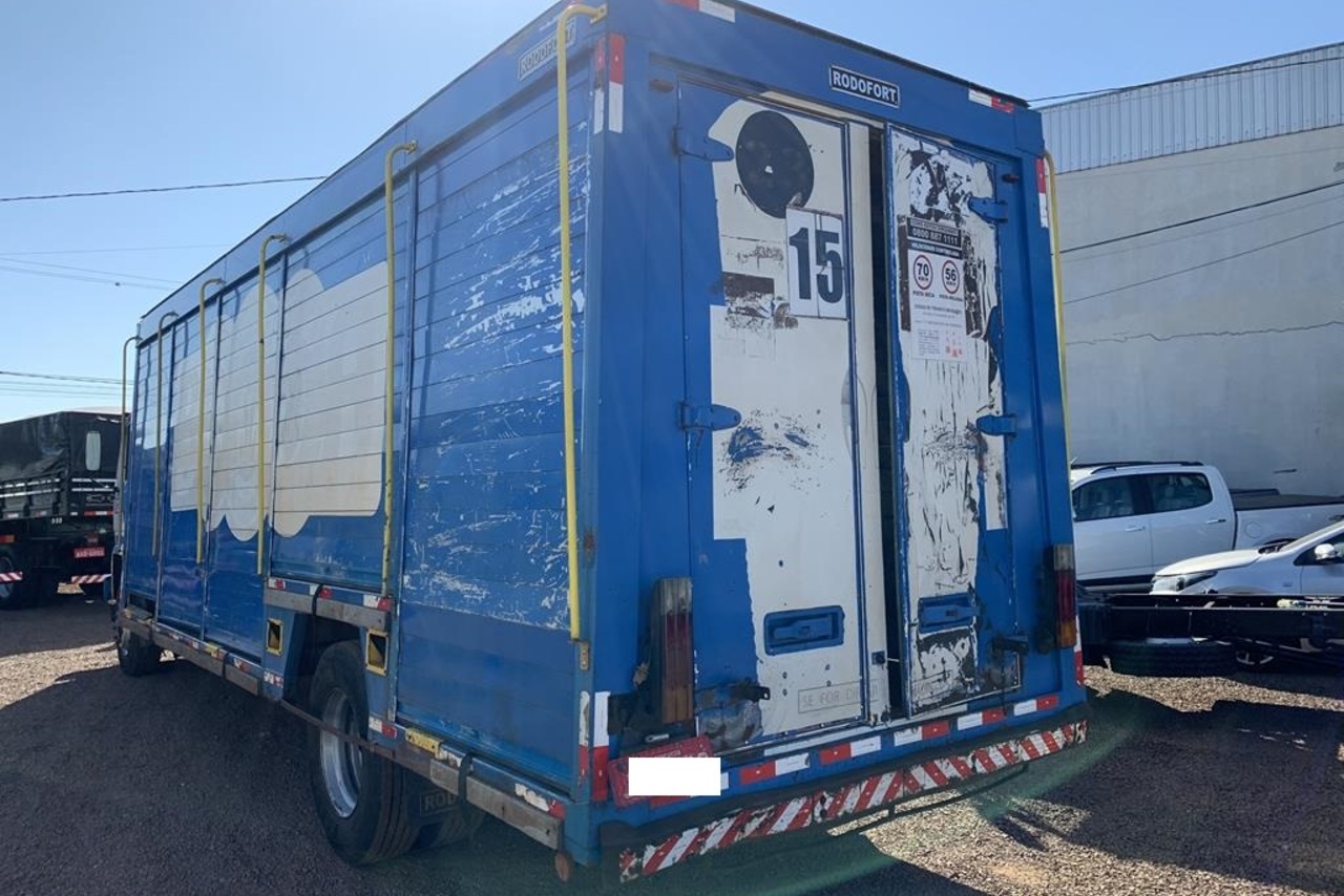 Mercedes Benz MB 1718 - 09/09 4