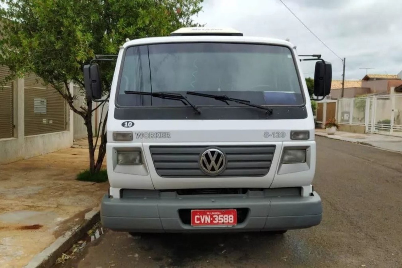 Volkswagen 8 150 - 04/04 3