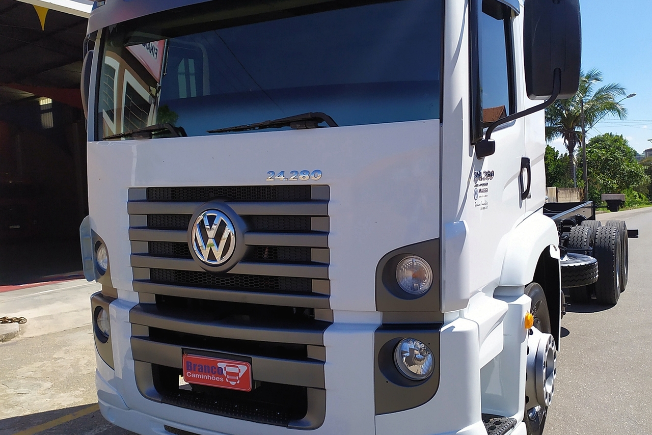 Volkswagen 24-280 E Constellation 6x2 - 14/14 5