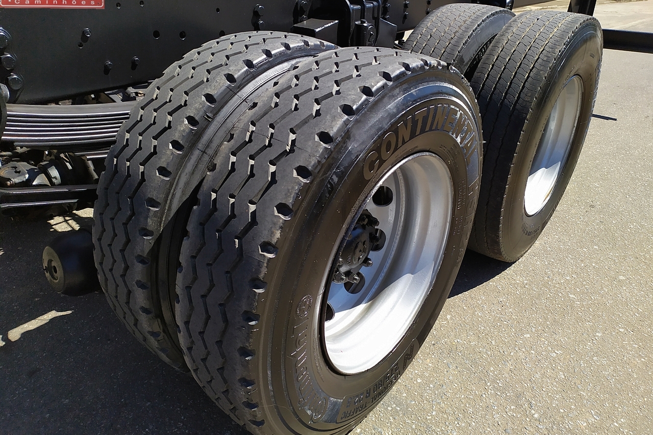 Volkswagen 24-280 E Constellation 6x2 - 14/14 8