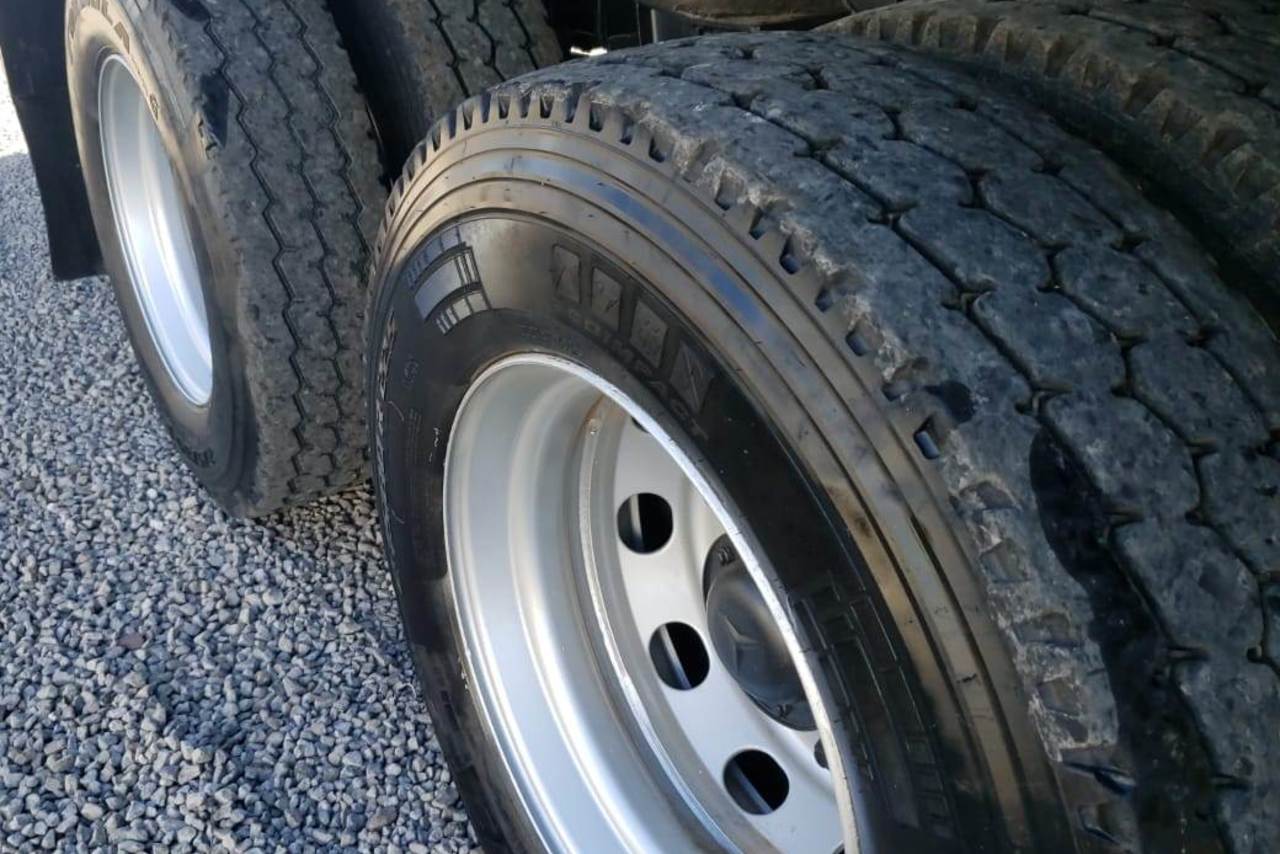 Mercedes Benz MB 1620 - 04/04 4