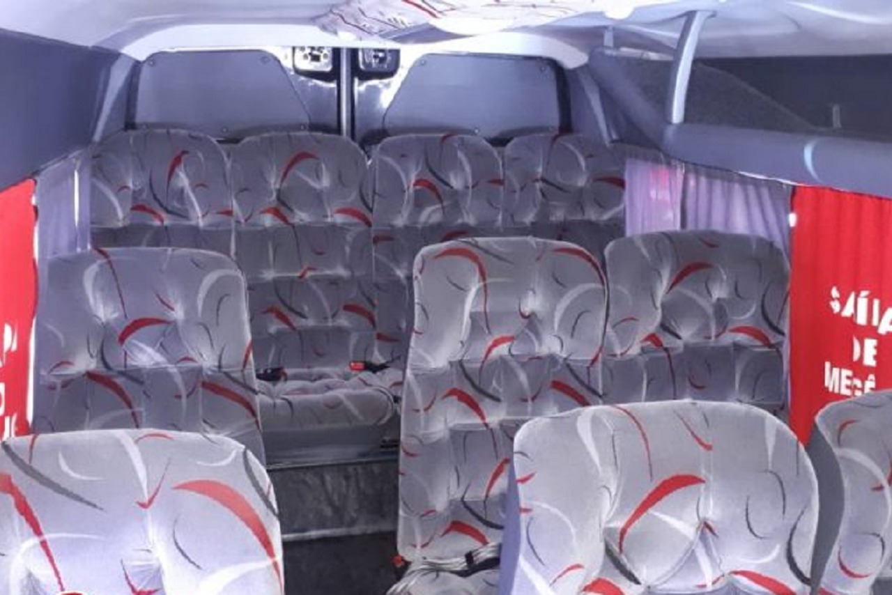 Renault Master Minibus - 16/17 3