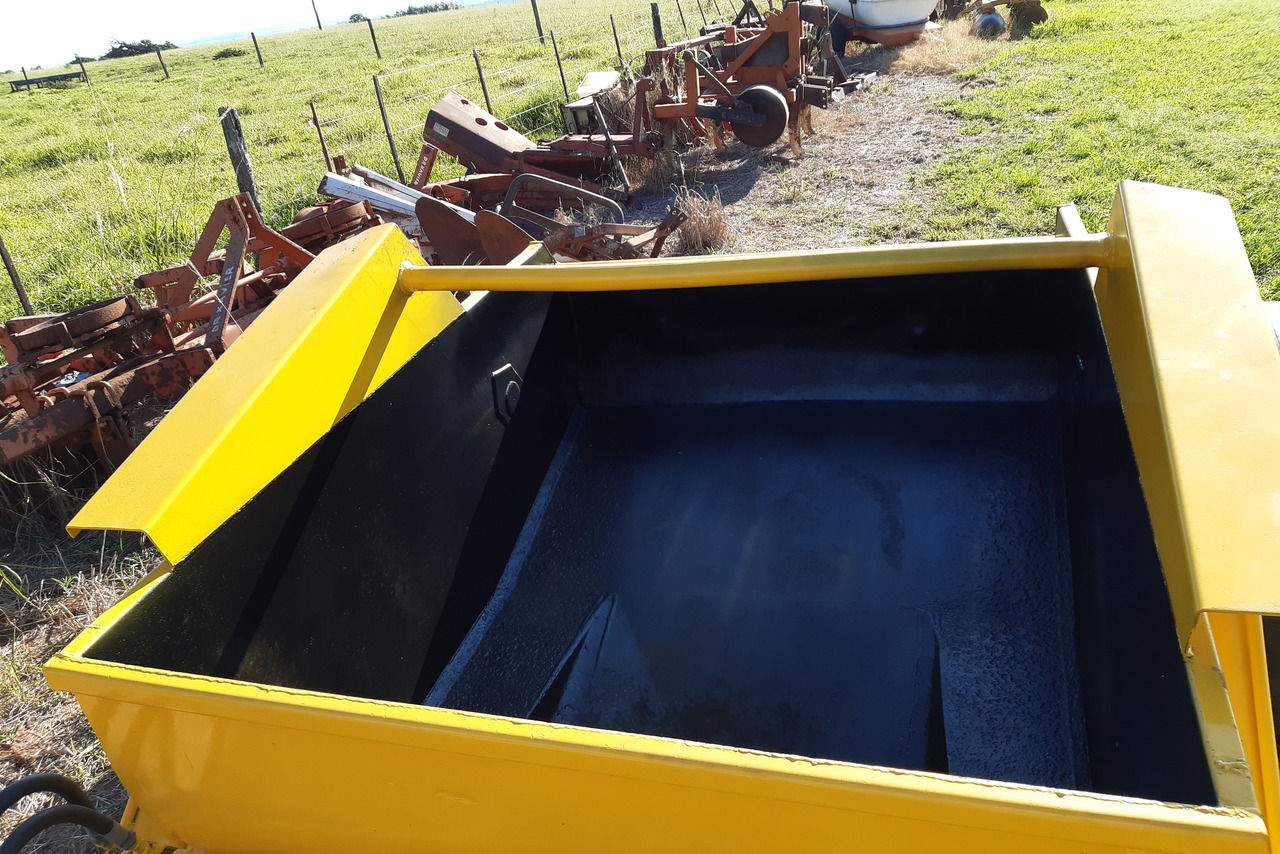Madal Scraper 3.7m³ com rodas traseiras - 95/95 3