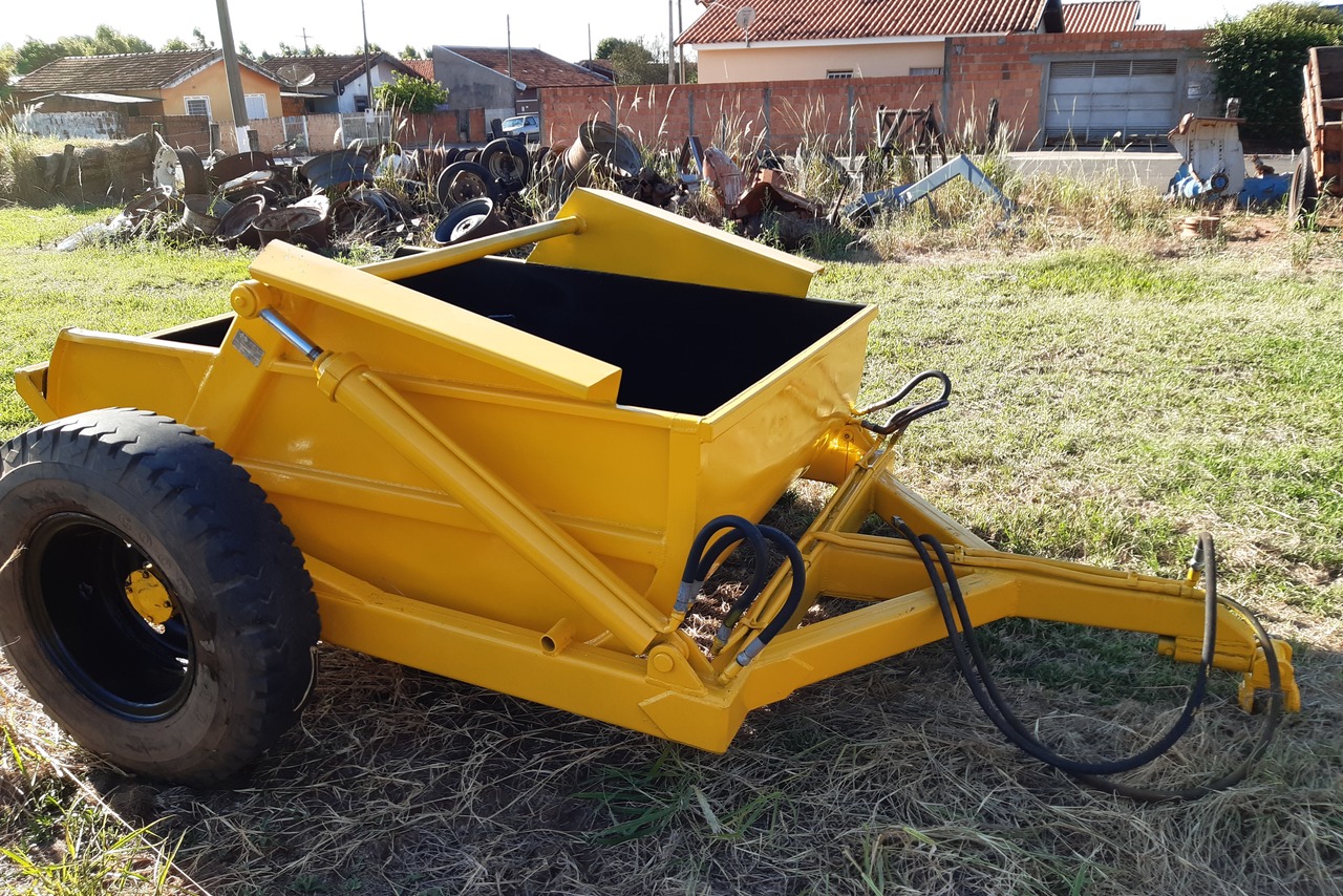 Madal Scraper 3.7m³ com rodas traseiras - 95/95 4