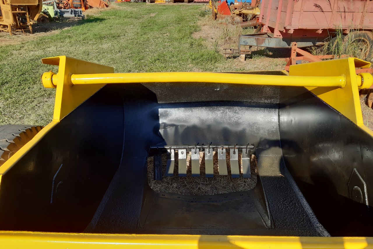 Madal Scraper 3.7m³ com rodas traseiras - 95/95 7