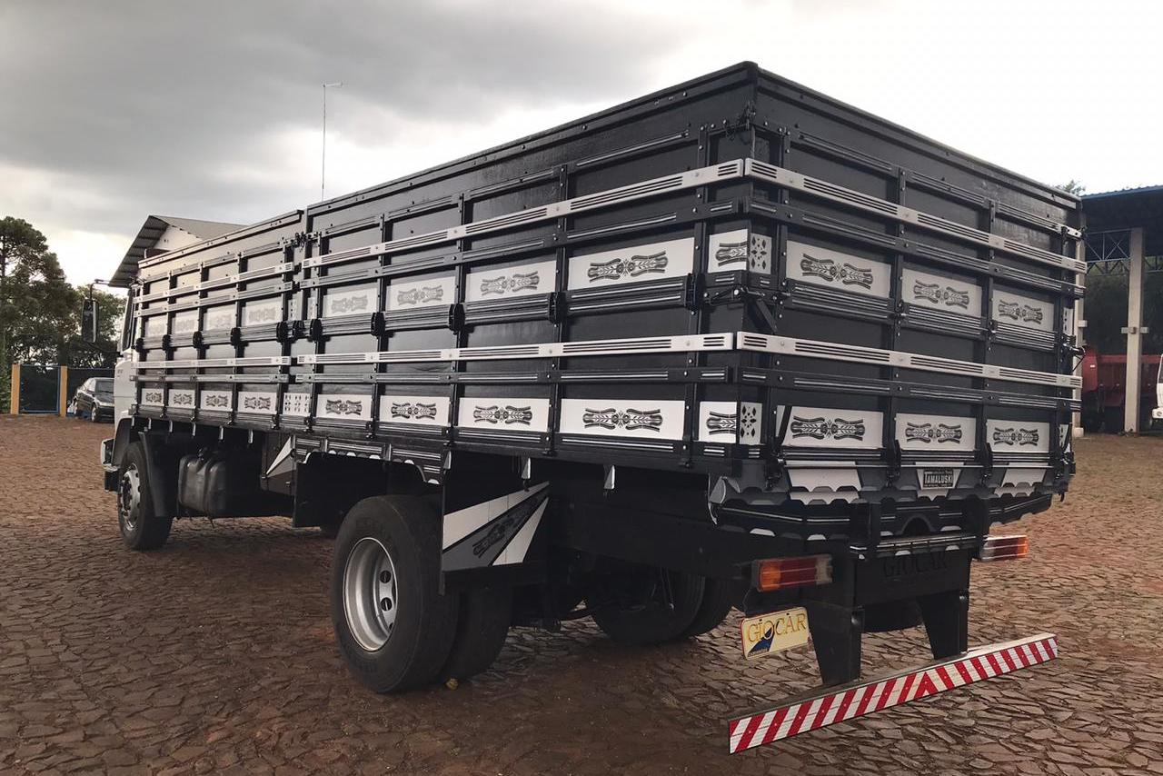 Mercedes Benz MB 1718 - 09/09 7