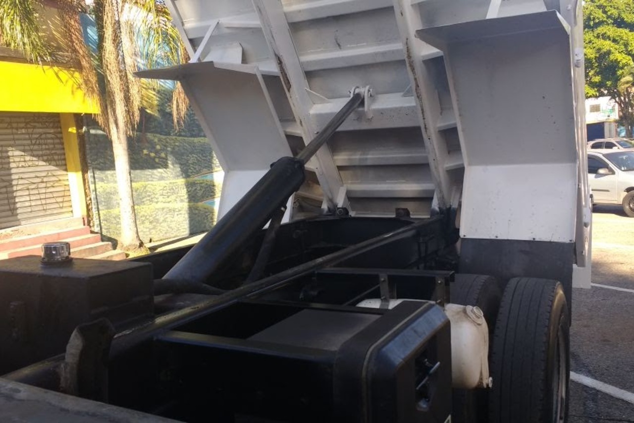 Ford Cargo1317 - 10/11 4