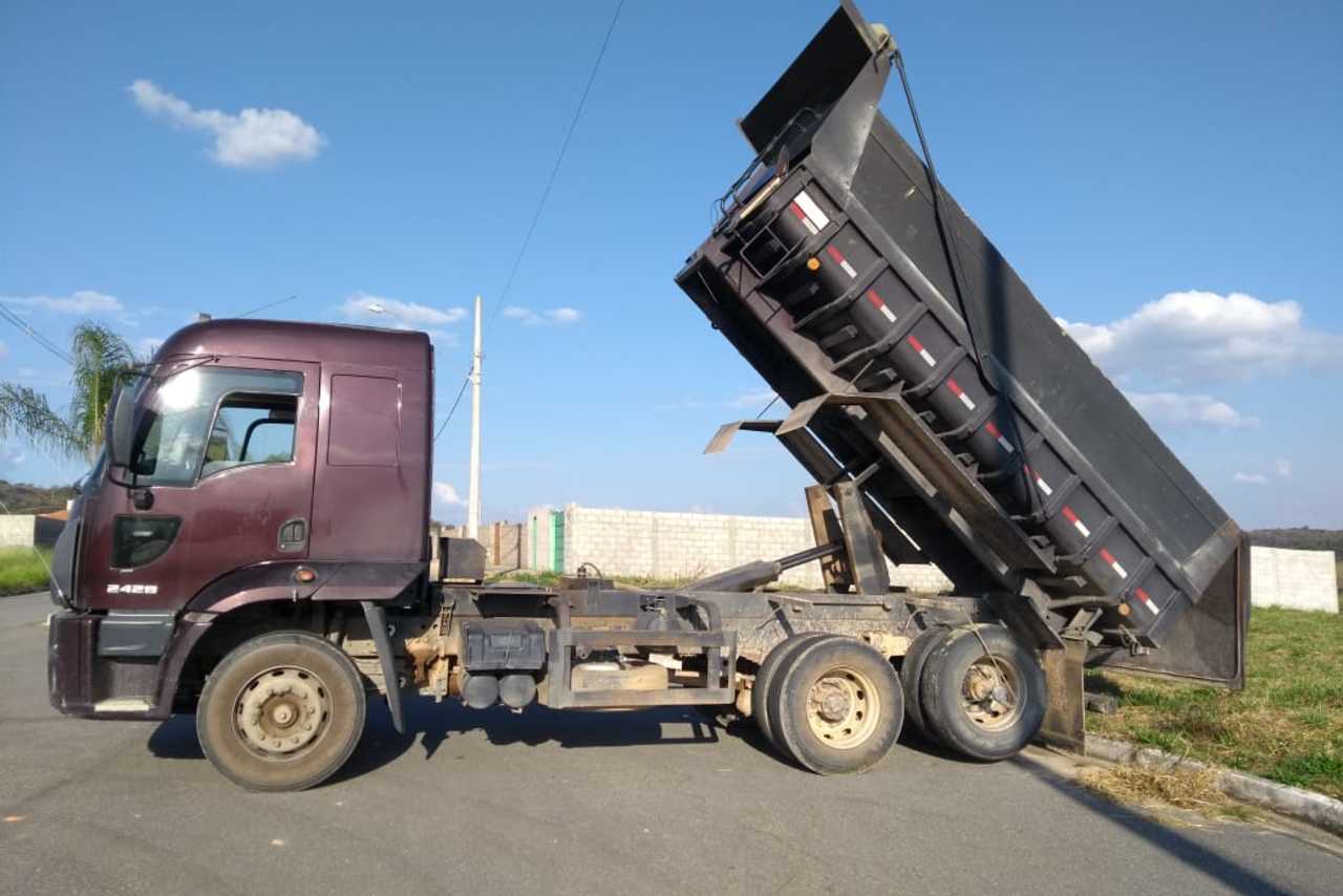 Ford Cargo2428 - 12/12 10