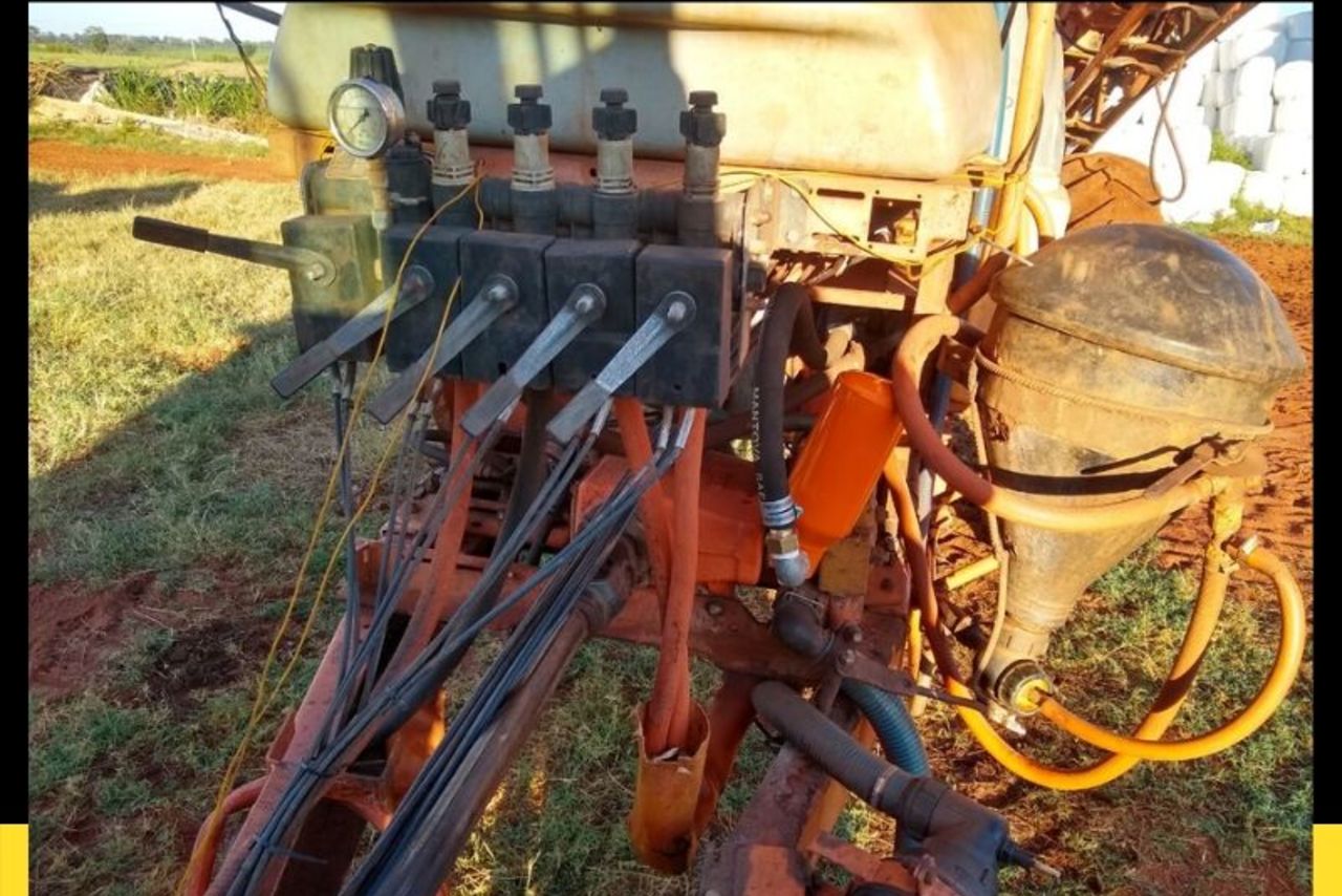 Jacto Advance 3000 AM24 - 04/04 8