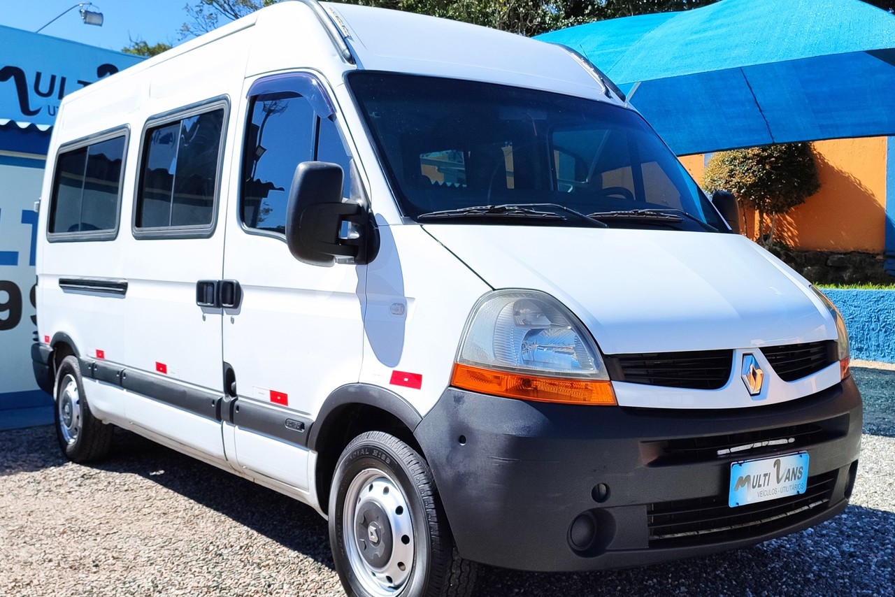Renault Master Minibus - 10/11 1