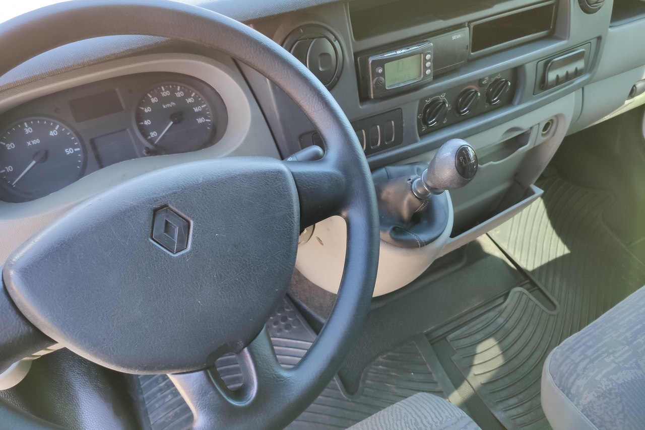 Renault Master Minibus - 10/11 4