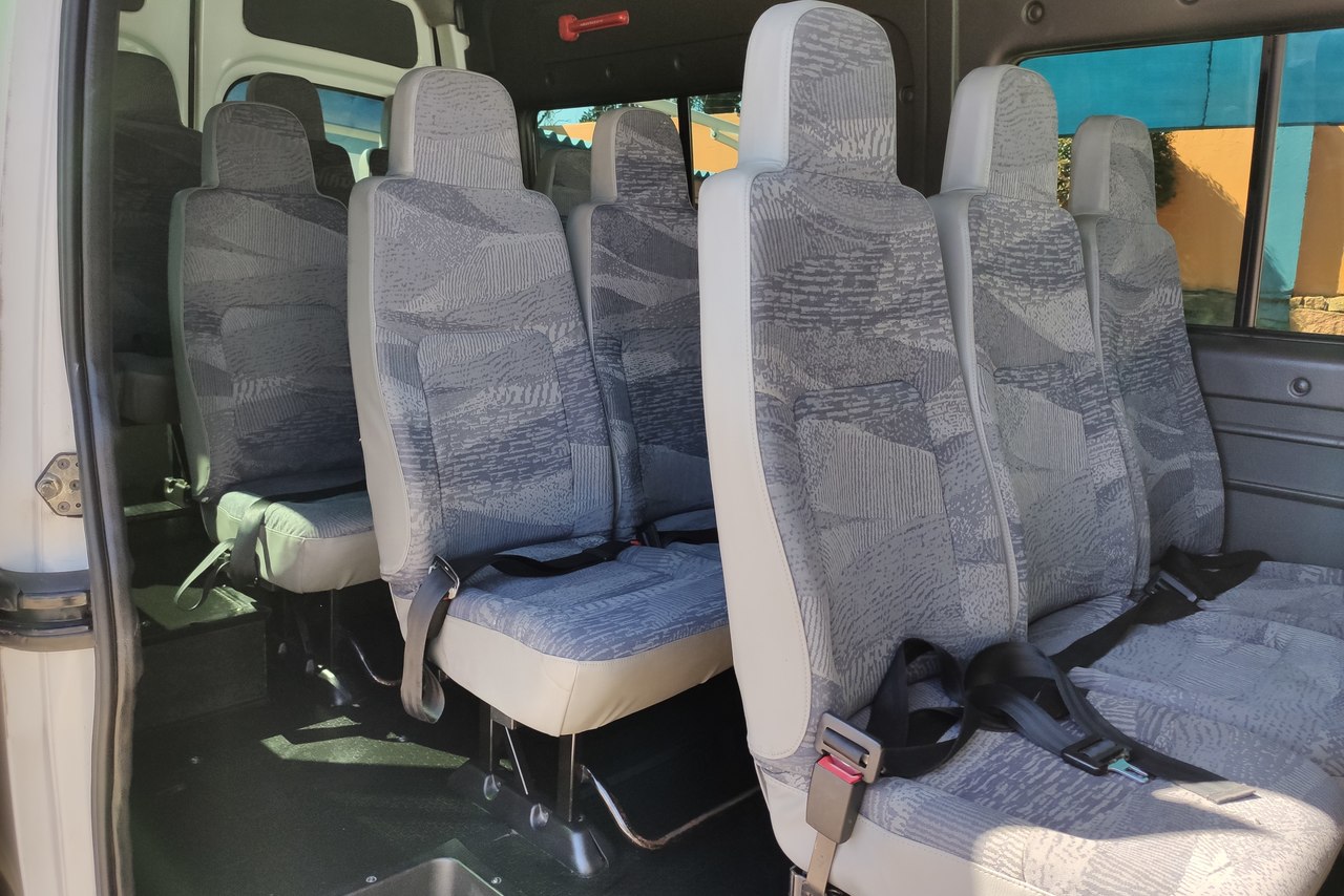 Renault Master Minibus - 10/11 6