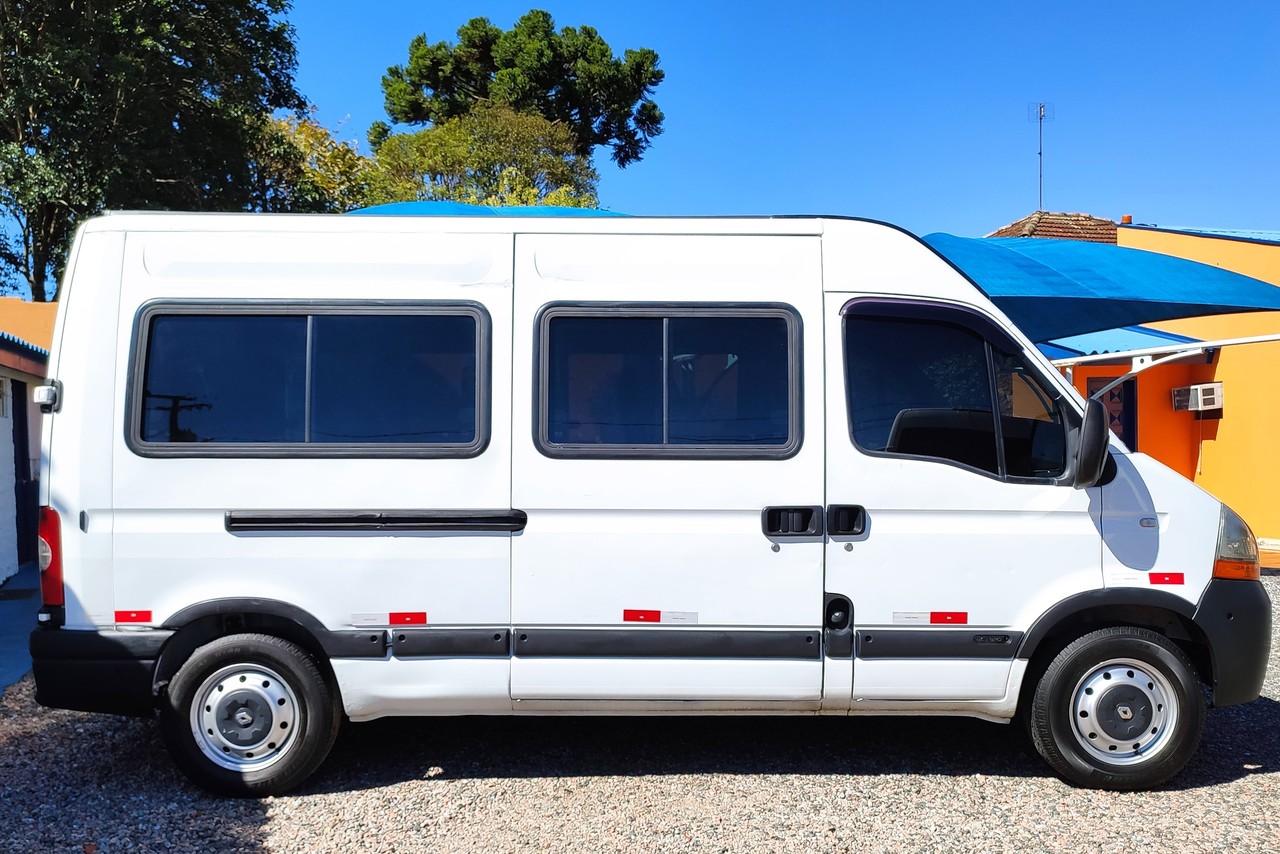 Renault Master Minibus - 10/11 12