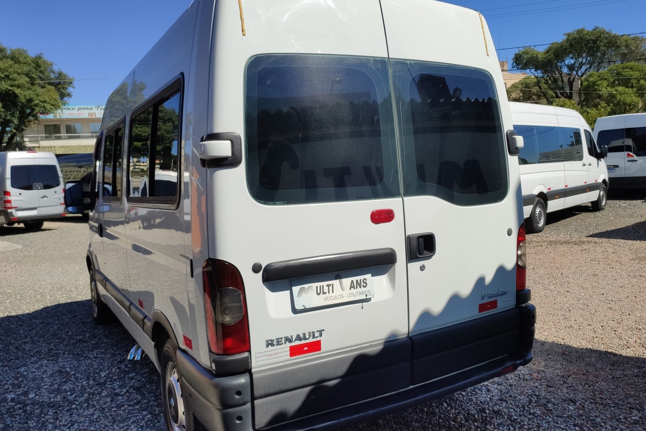 Renault Master Minibus - 10/11 13