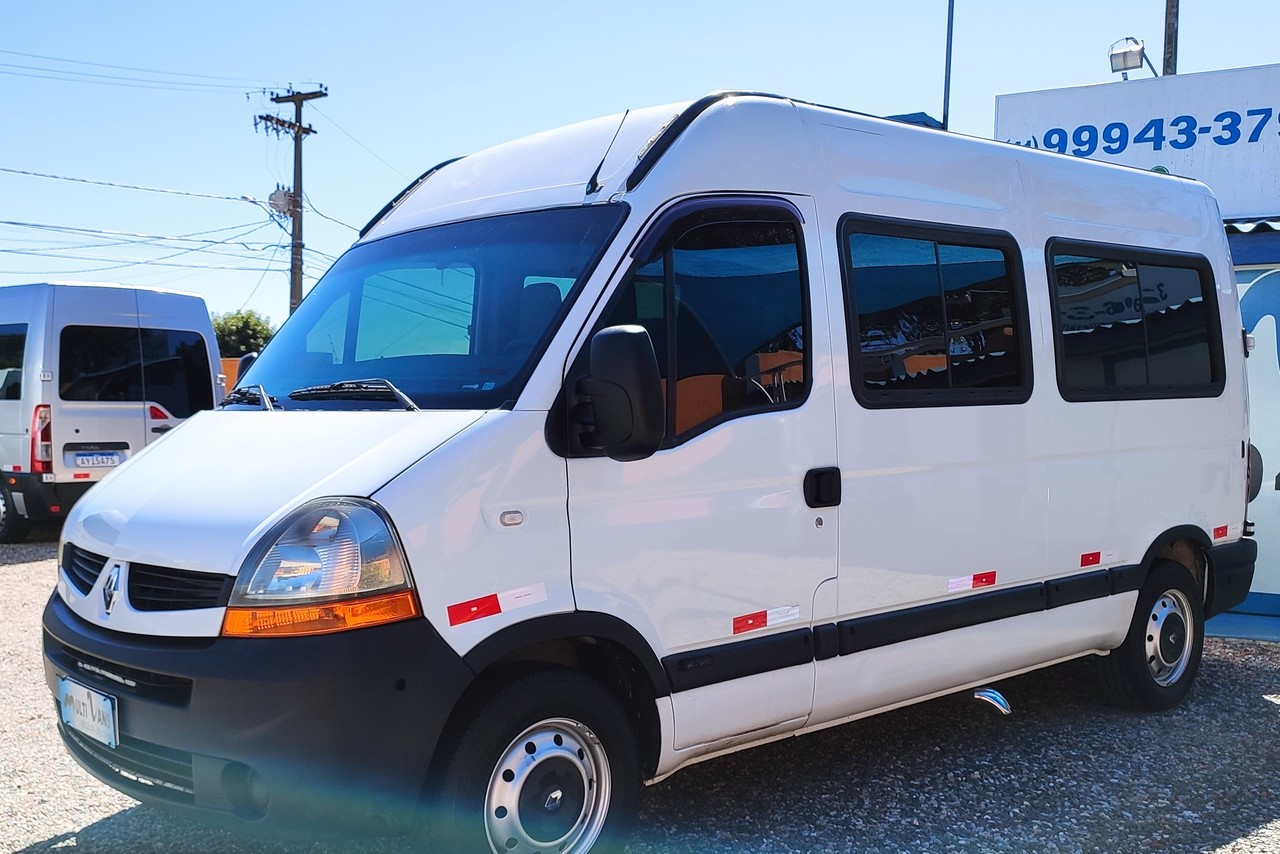 Renault Master Minibus - 10/11 14