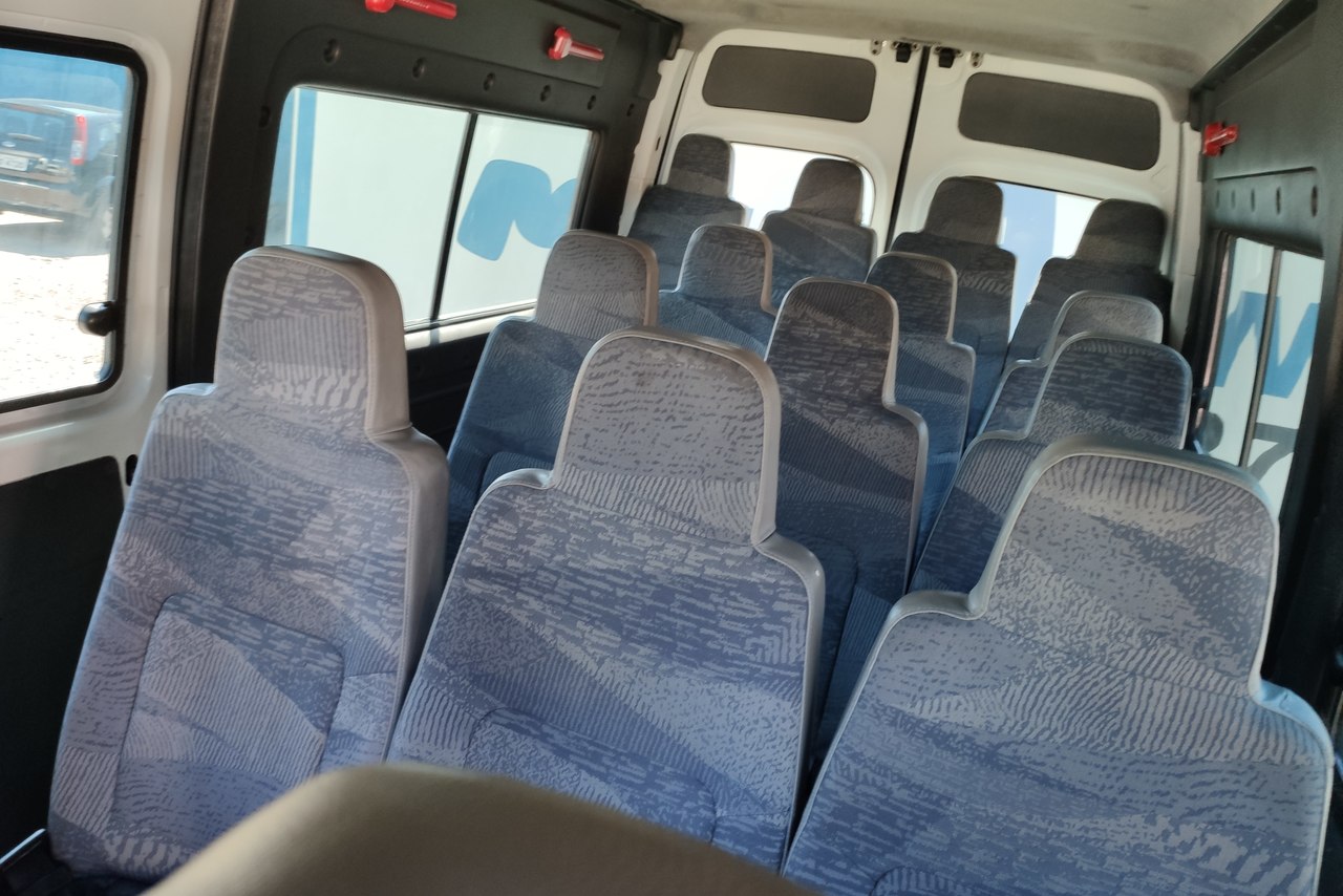 Renault Master Minibus - 10/11 18