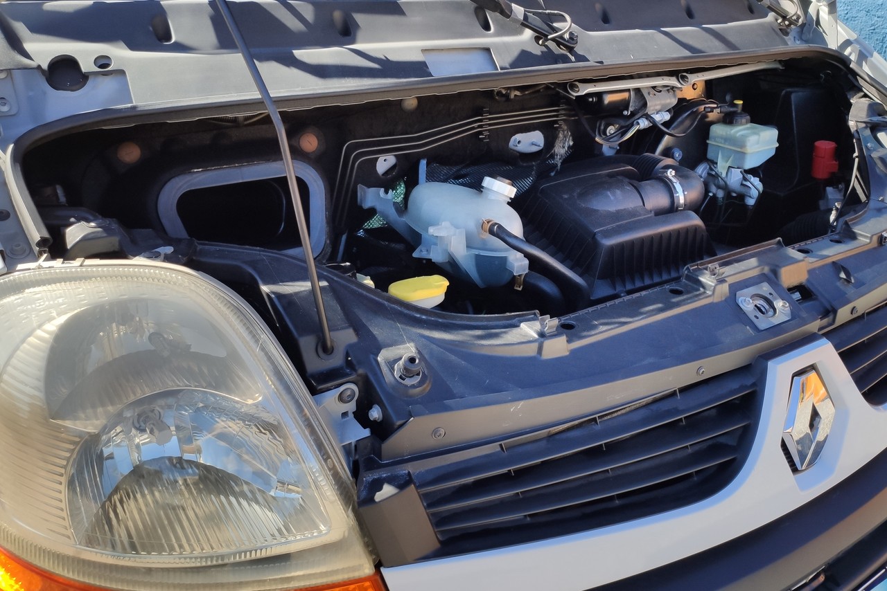 Renault Master Minibus - 10/11 19