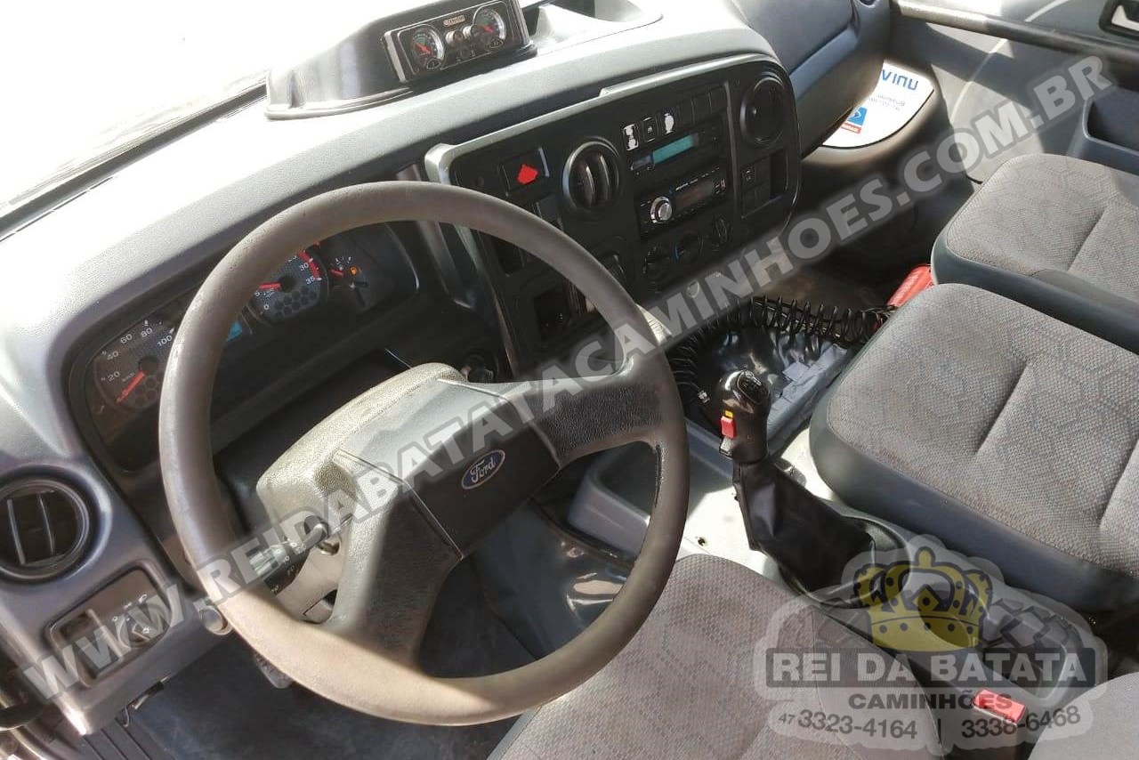 Ford Cargo2422 - 12/12 11