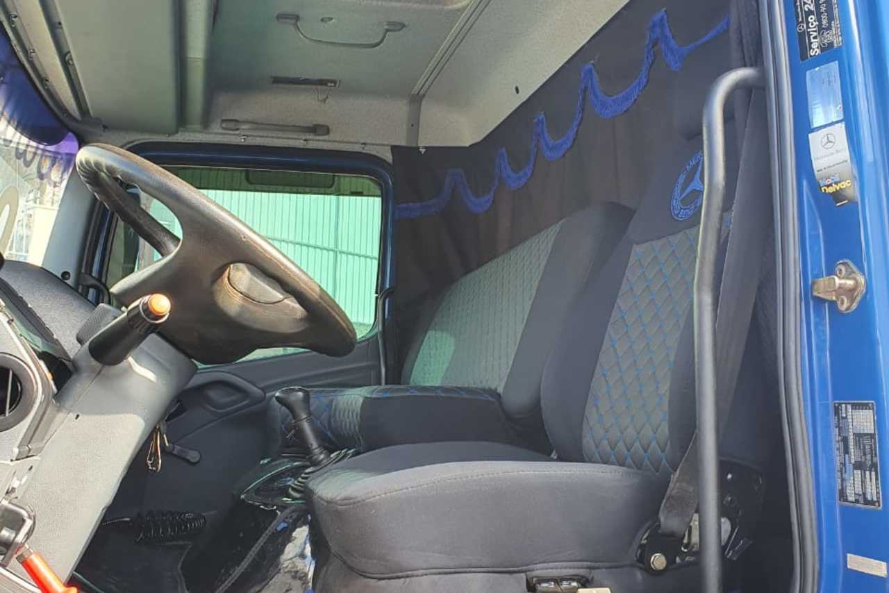 Mercedes Benz Atego 2425 - 06/06 5