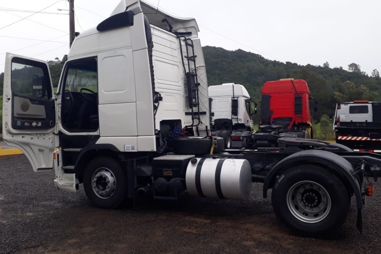 Volvo FH12 380 - 06/06 7