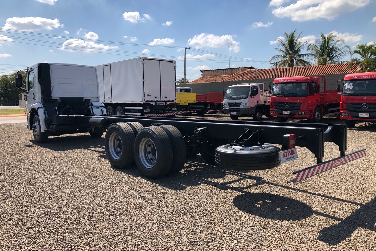 Volkswagen 24-280 E Constellation 6x2 - 15/15 4