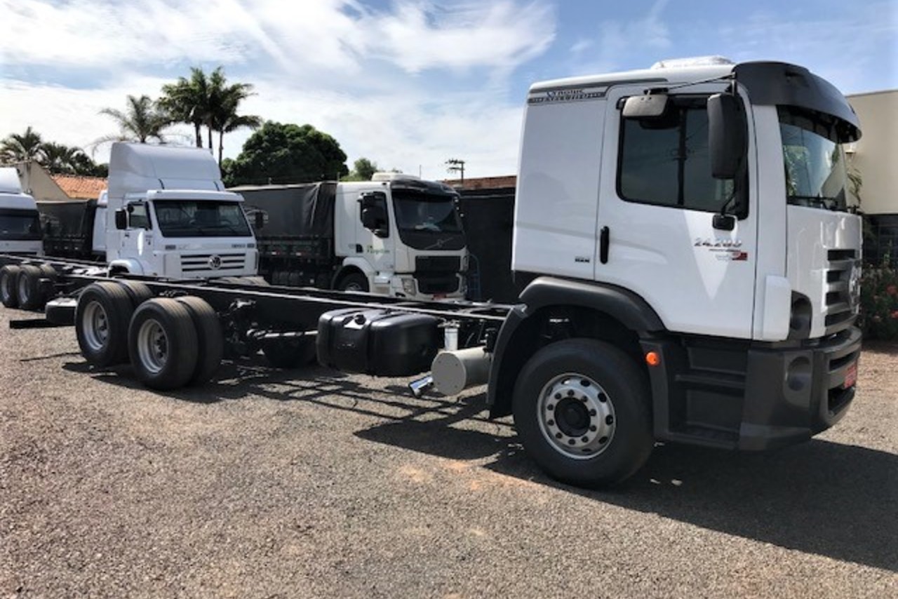 Volkswagen 24-280 E Constellation 6x2 - 14/14 7
