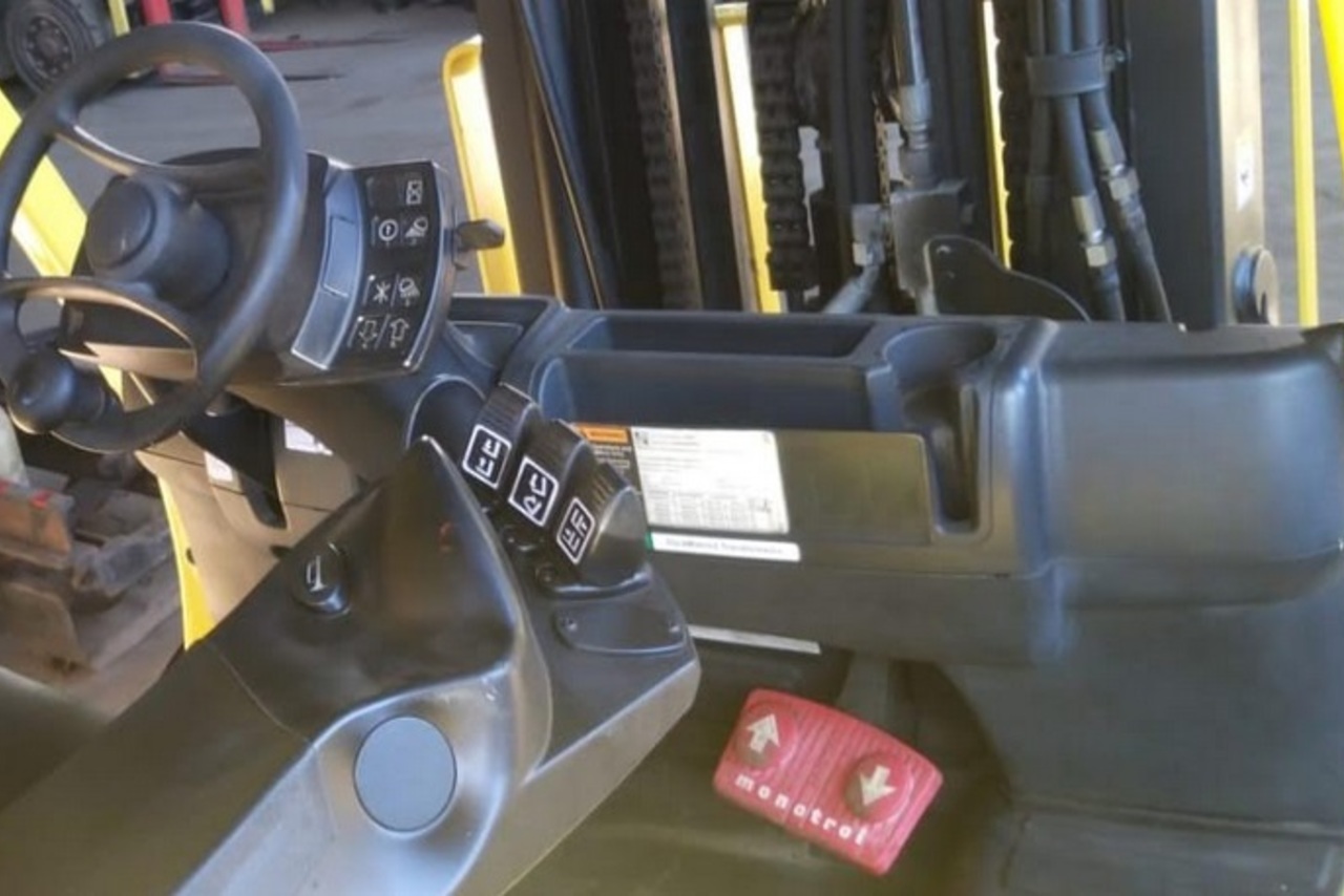 Hyster Empilhadeira - 15/15 4
