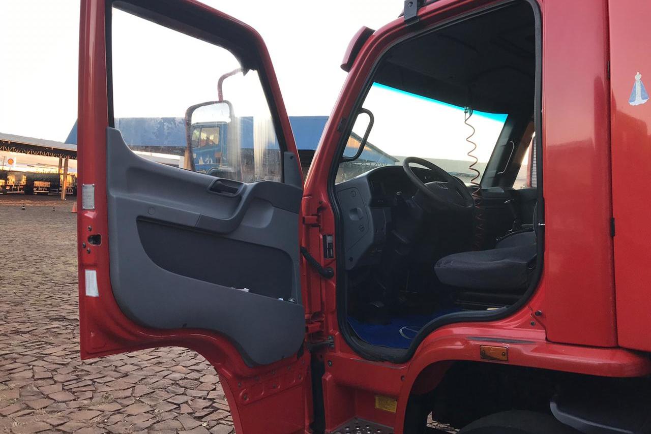 Mercedes Benz Accelo 915 - 04/04 11