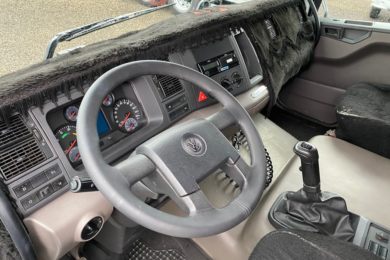 Volkswagen 24-280 E Constellation 6x2 - 16/17 9