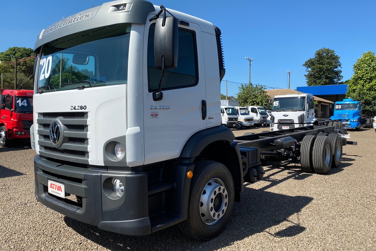 Volkswagen 24-280 E Constellation 6x2 - 19/20 2