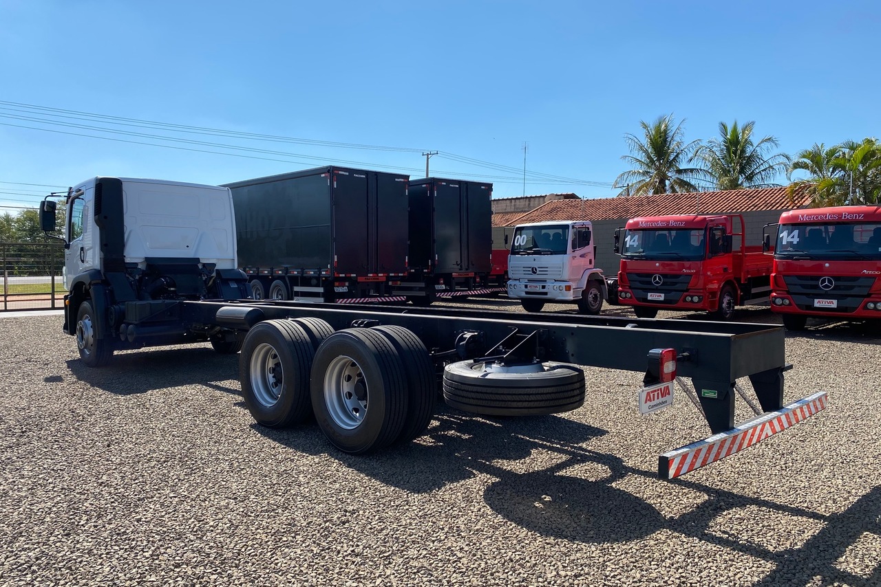 Volkswagen 24-280 E Constellation 6x2 - 19/20 3