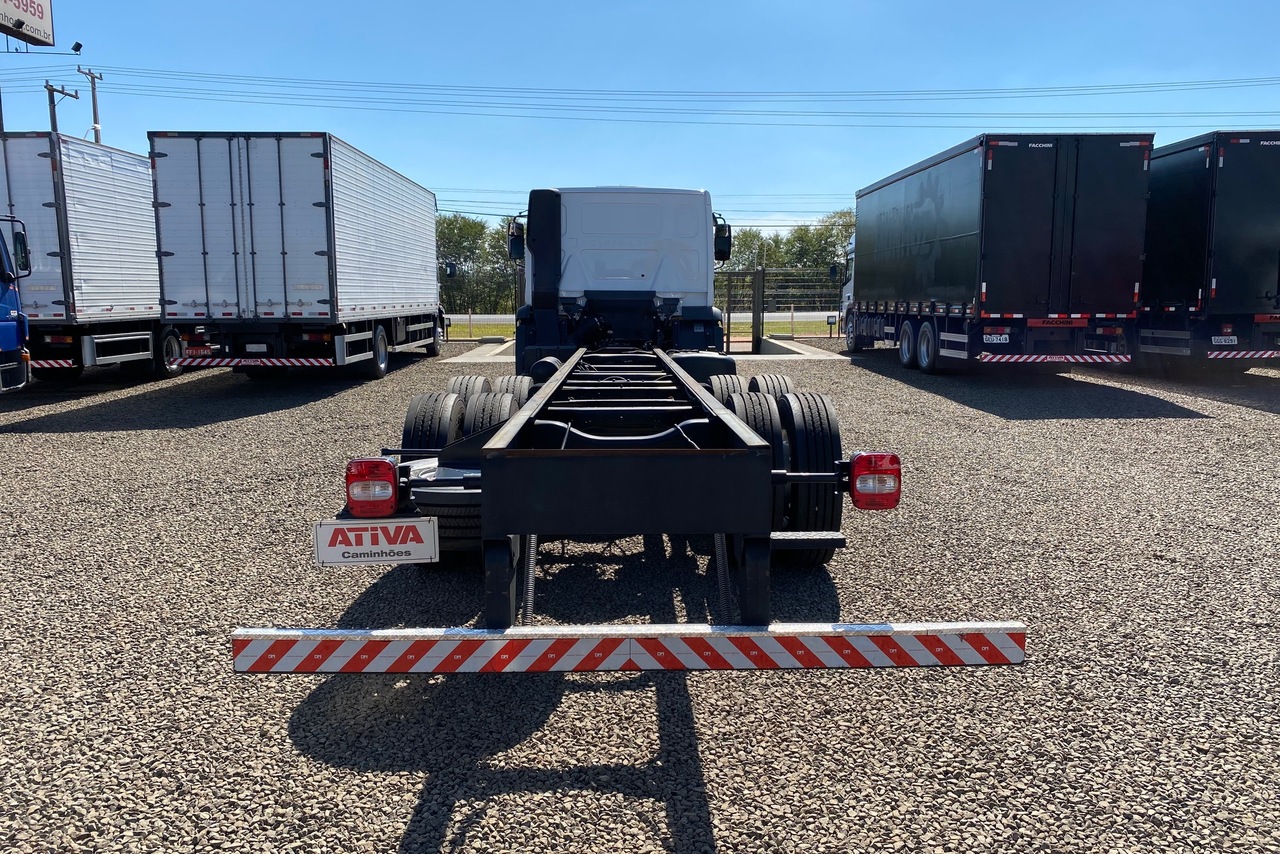 Volkswagen 24-280 E Constellation 6x2 - 19/20 4
