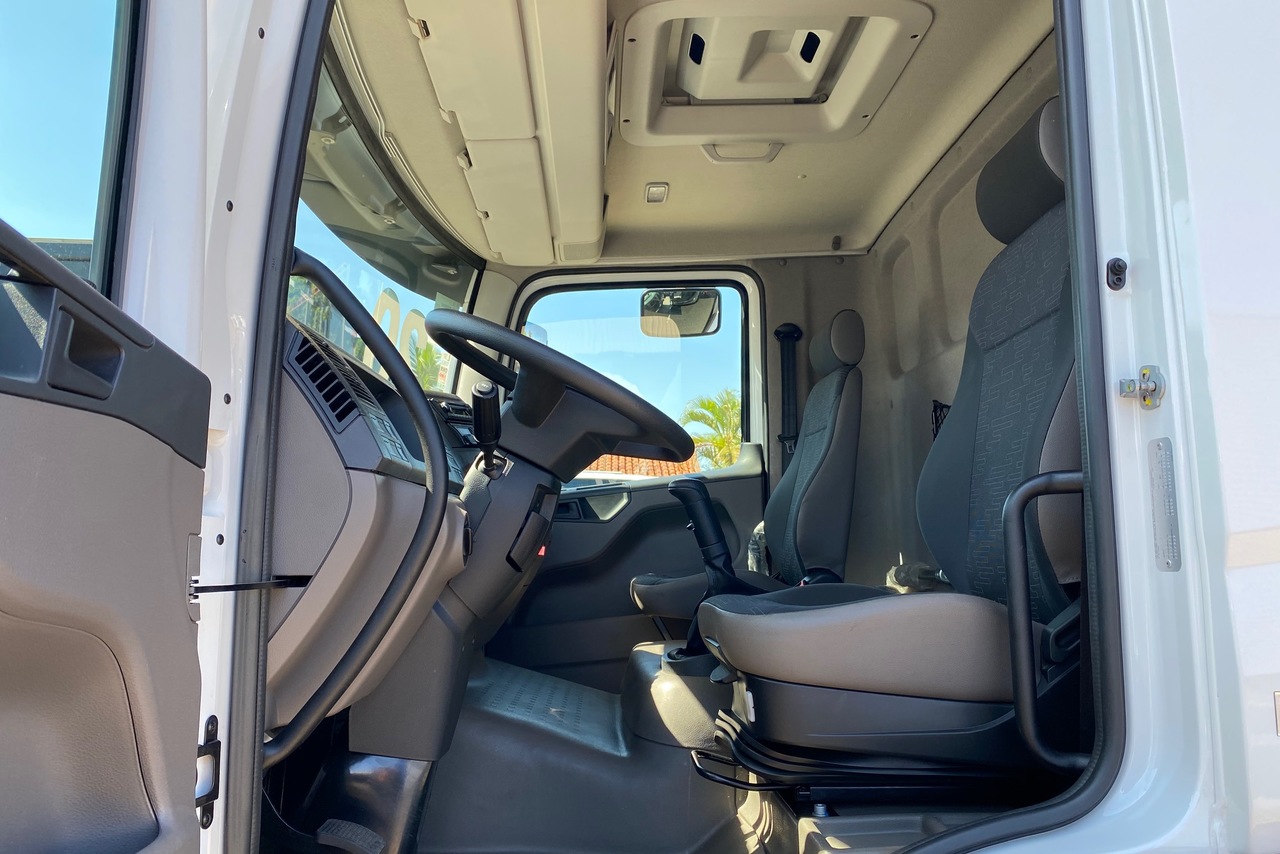 Volkswagen 24-280 E Constellation 6x2 - 19/20 7