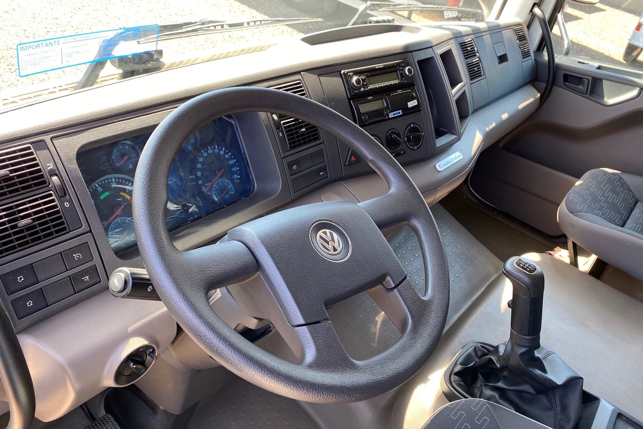 Volkswagen 24-280 E Constellation 6x2 - 19/20 9