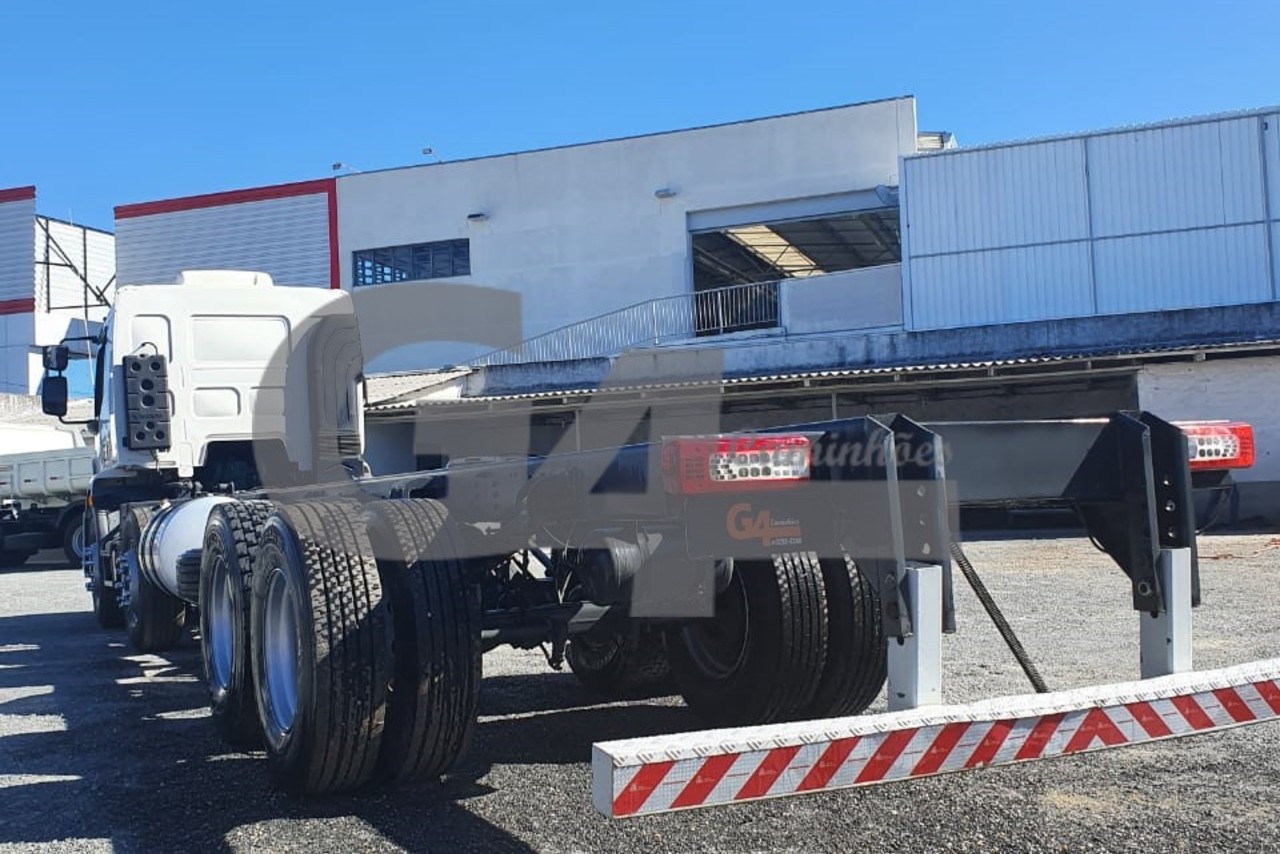 Volvo VM330 - 16/17 3