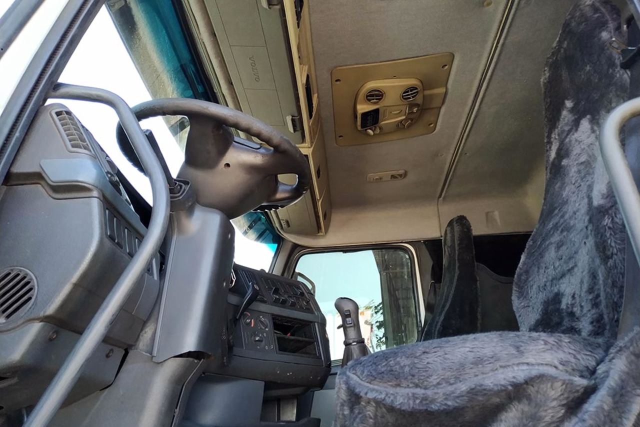 Volvo FH 440 - 08/09 4