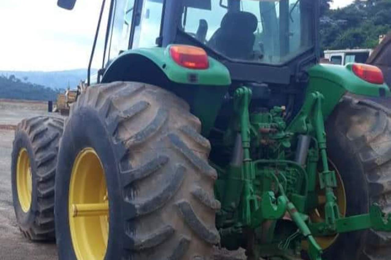 John Deere 7515 - 08/08 2