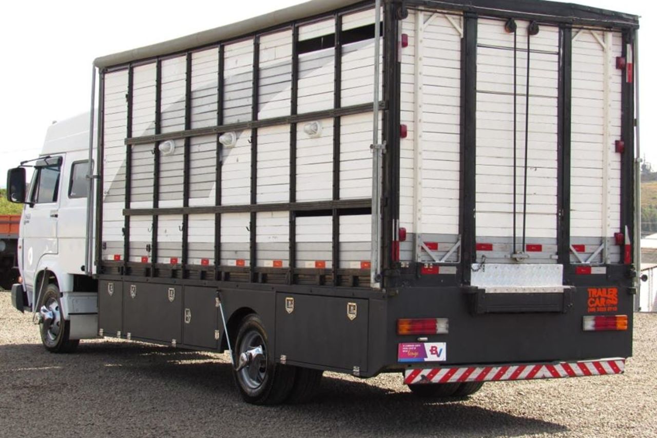 Volkswagen 8 150 - 02/02 6