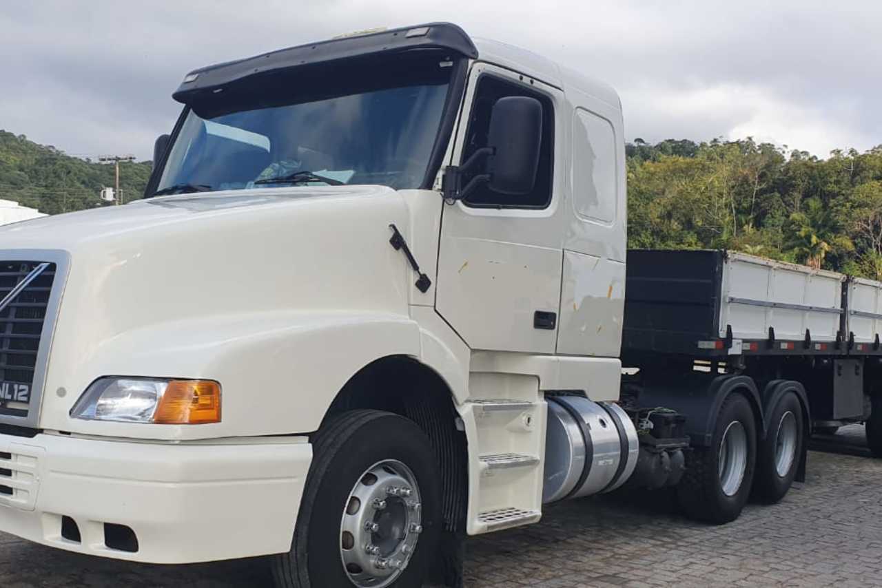 Volvo NH380 - 03/03 6
